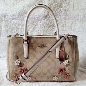 NWOT- Coach Surrey Carryall in Signature Canvas w/Floral Appliques. F73669